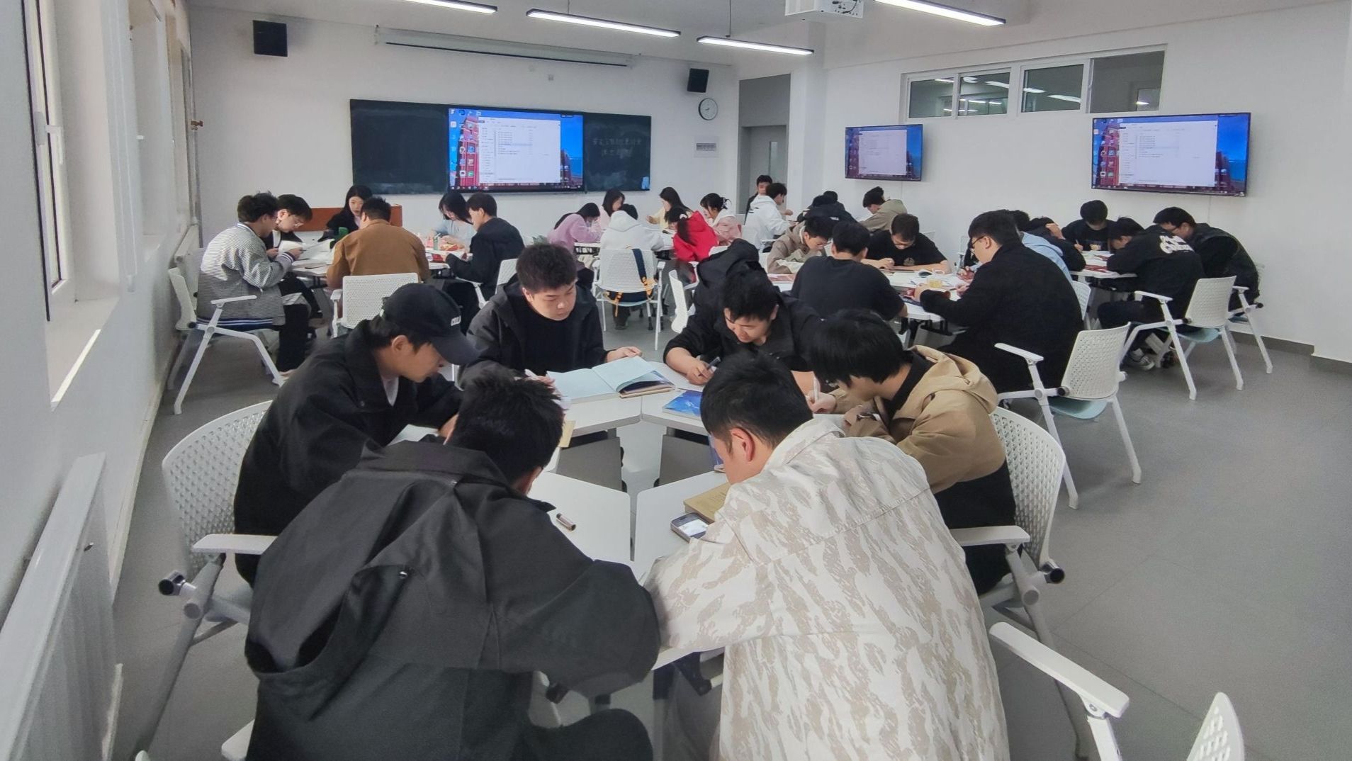 课赛交融培匠艺，专赛联动育英才-土木工程学院开展“一课程一赛事”活动