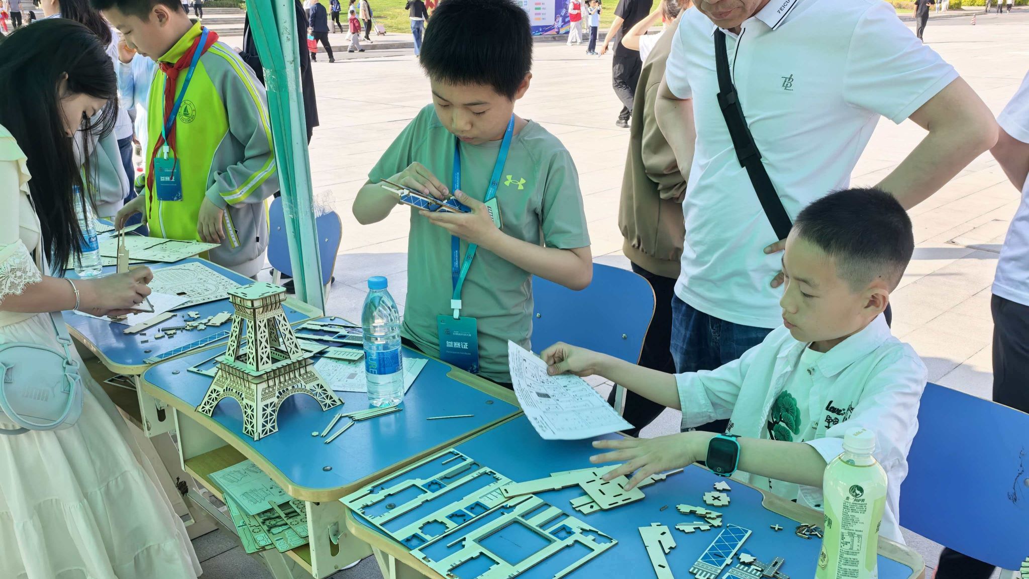 以行践知砺匠心 科创赋能促成长——兰州信息科技学院土木工程学院筑梦空间结构美学馆实践活动顺利开展
