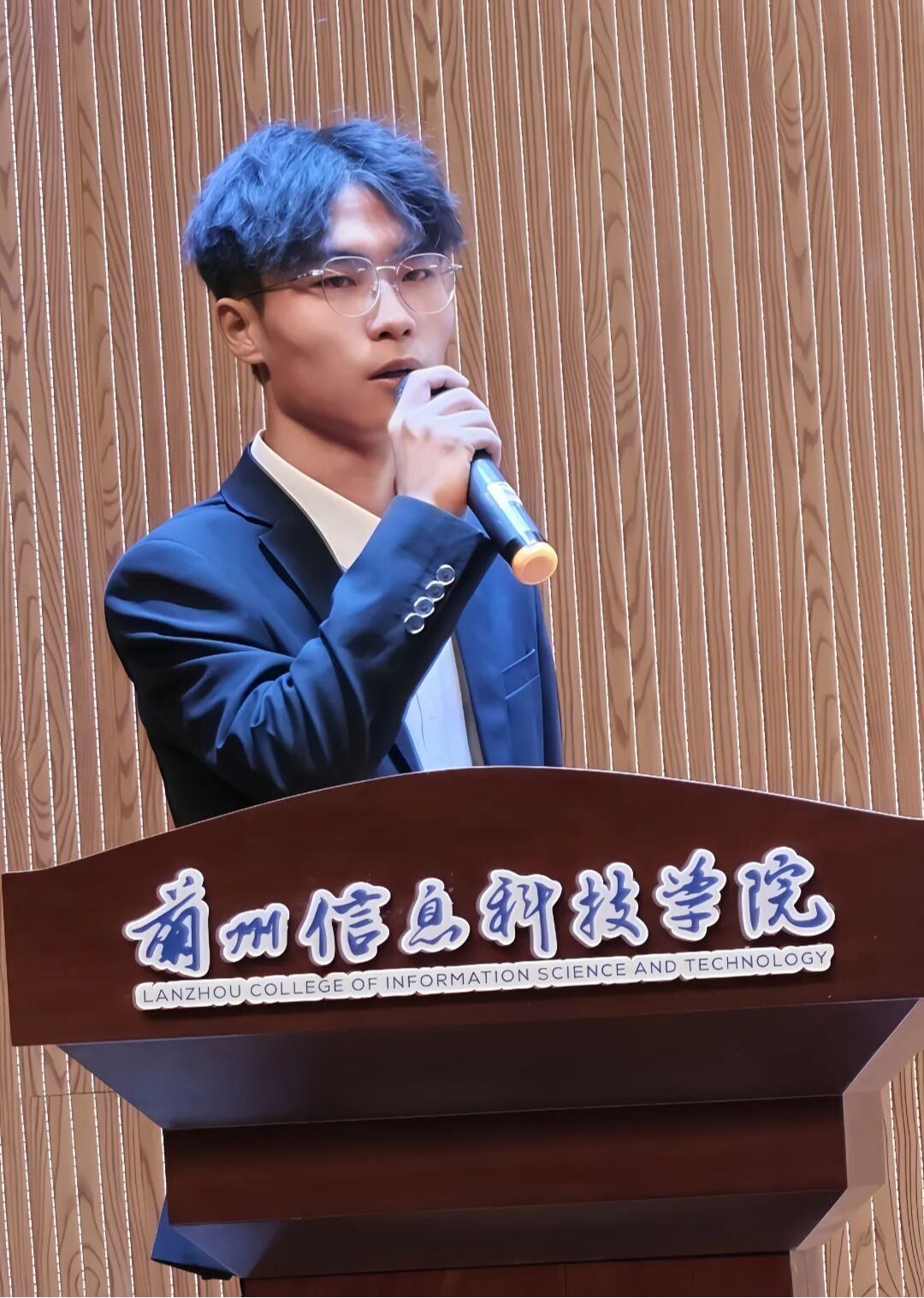 李佳兴